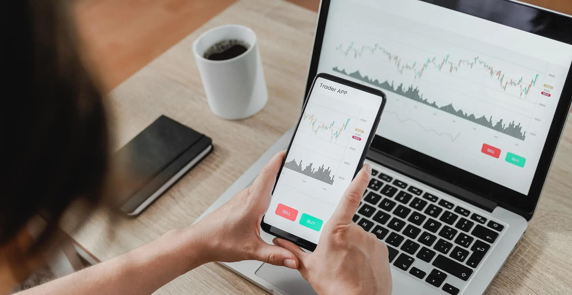 Desarrollo de aplicaciones descentralizadas (DApps) sobre Blockchain para empresas.